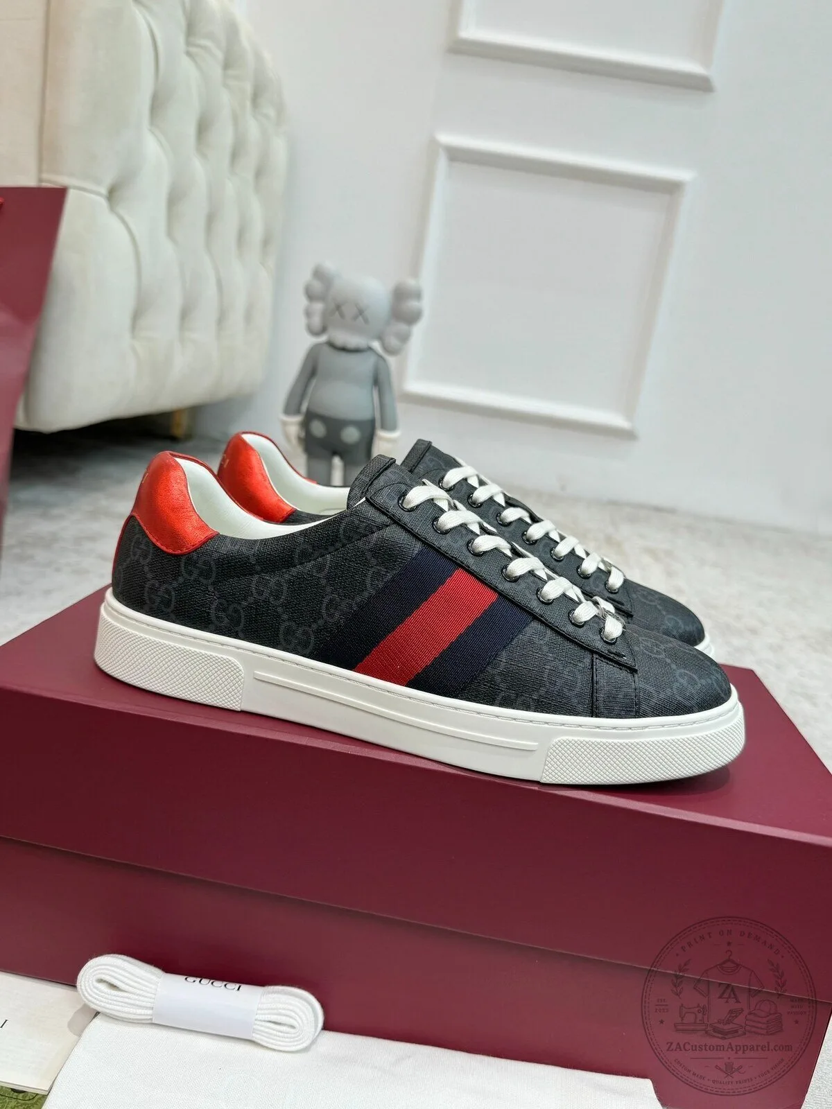 Gucci Black Canvas Stripe Low-Top Sneakers for Men and Women 7 Gucci Black Canvas Stripe Low-Top Sneakers for Men and Women